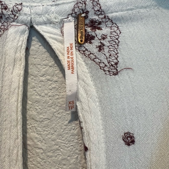 Free People White Gauze Peasant Top Brown Diamond Embroidery Boho Hippie XS - Picture 5 of 9